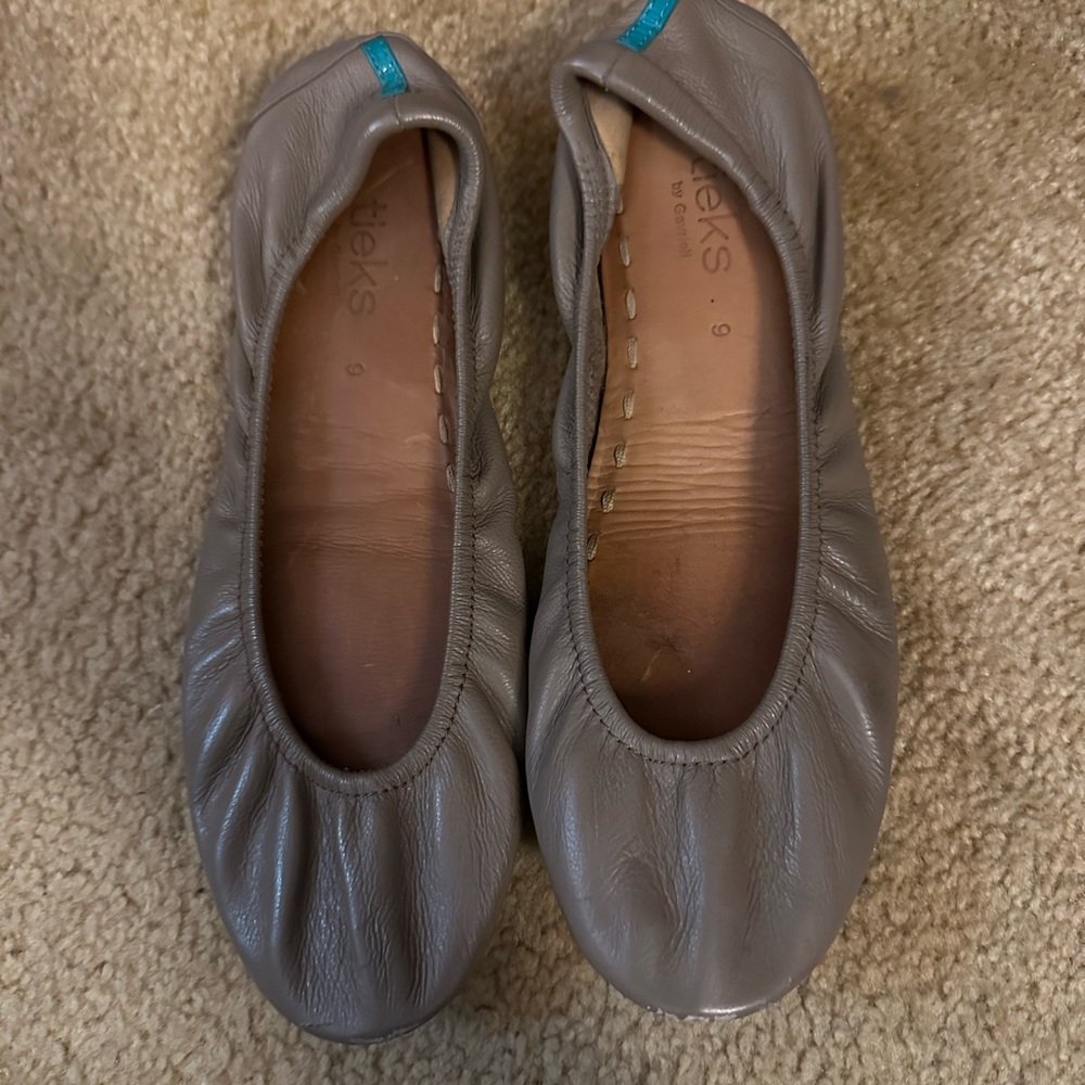 Tieks Beige Flats, Size 9